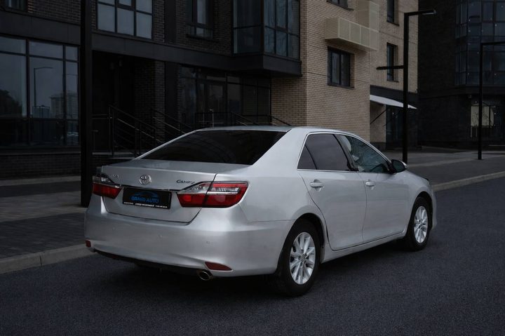 TOYOTA CAMRY