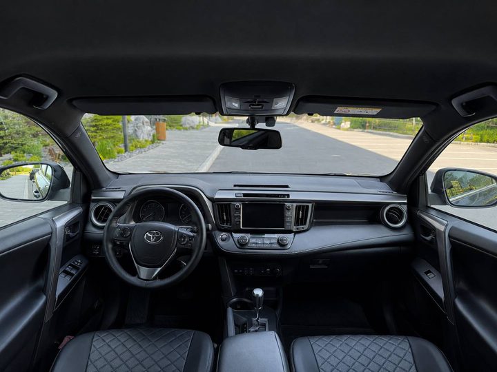 TOYOTA RAV-4