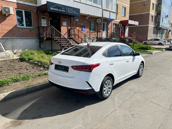 Hyundai Solaris HS