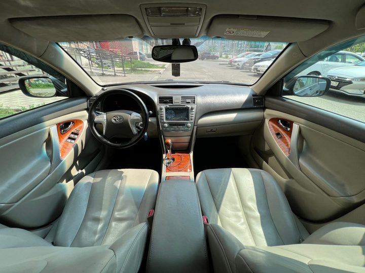 TOYOTA CAMRY