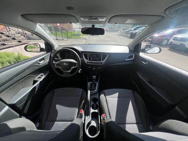Hyundai Solaris HS