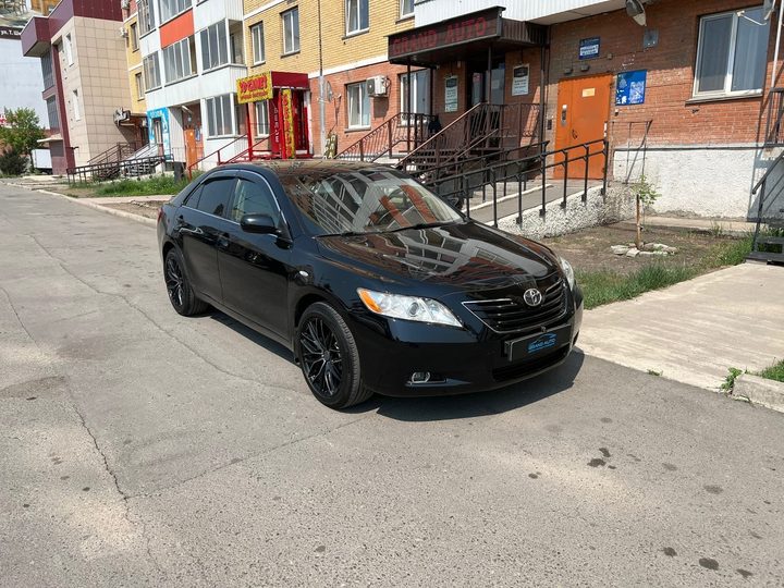 TOYOTA CAMRY