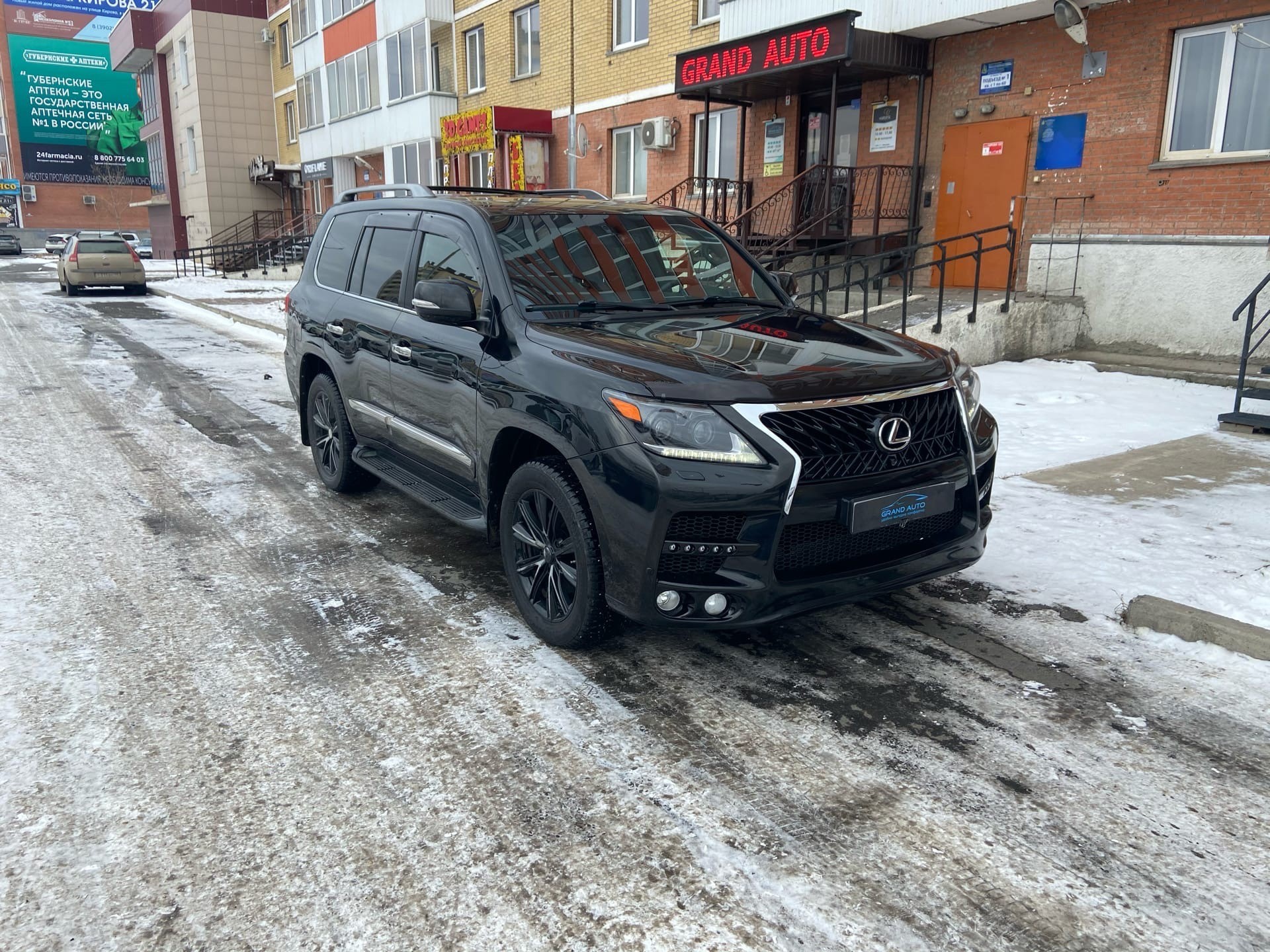 LEXUS LX 570 -