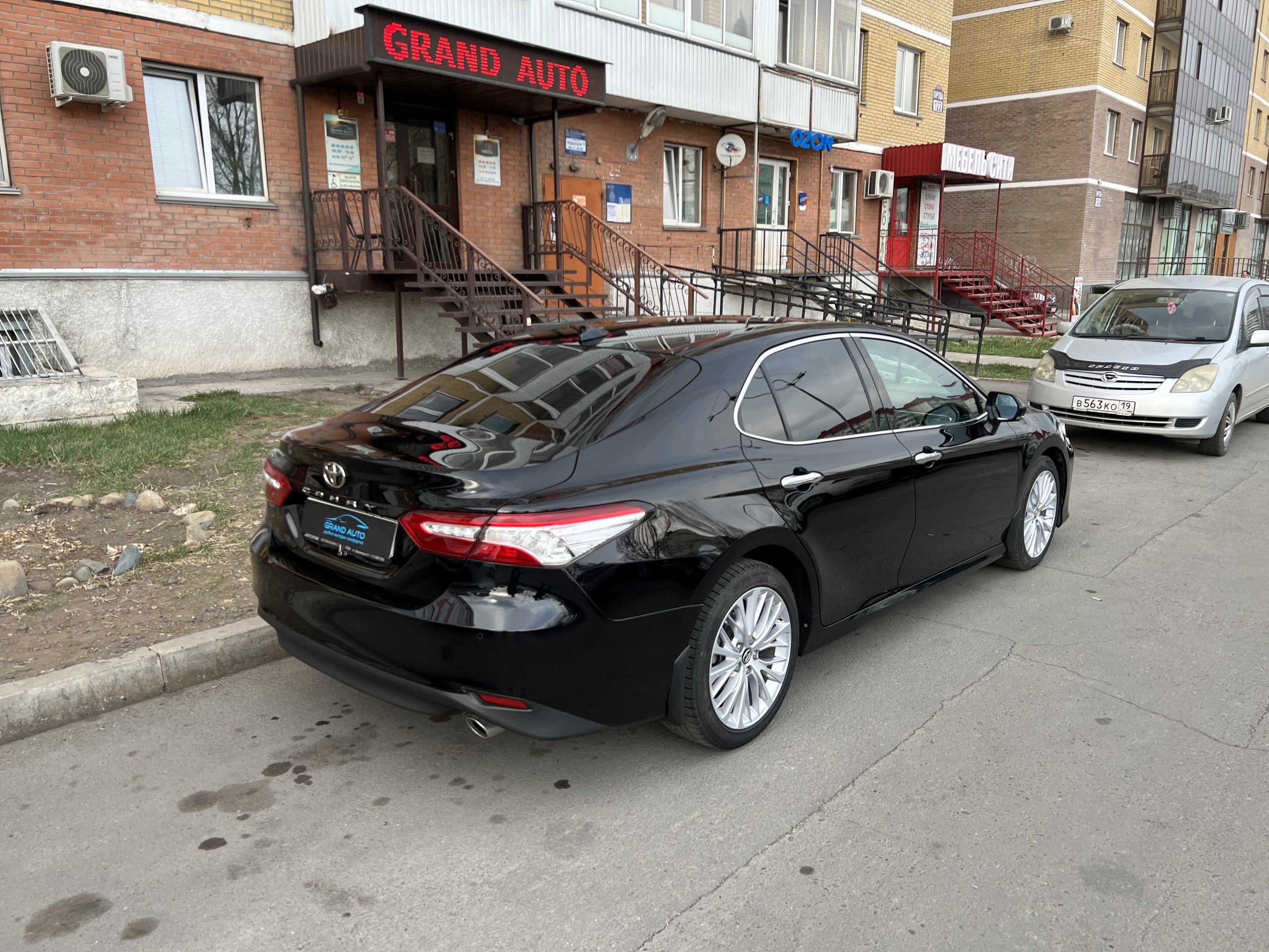 TOYOTA CAMRY